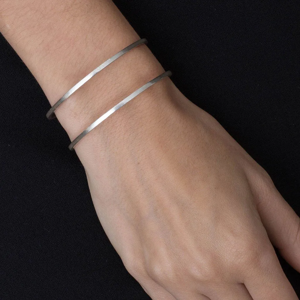 A 406 - Single Round Bracelet