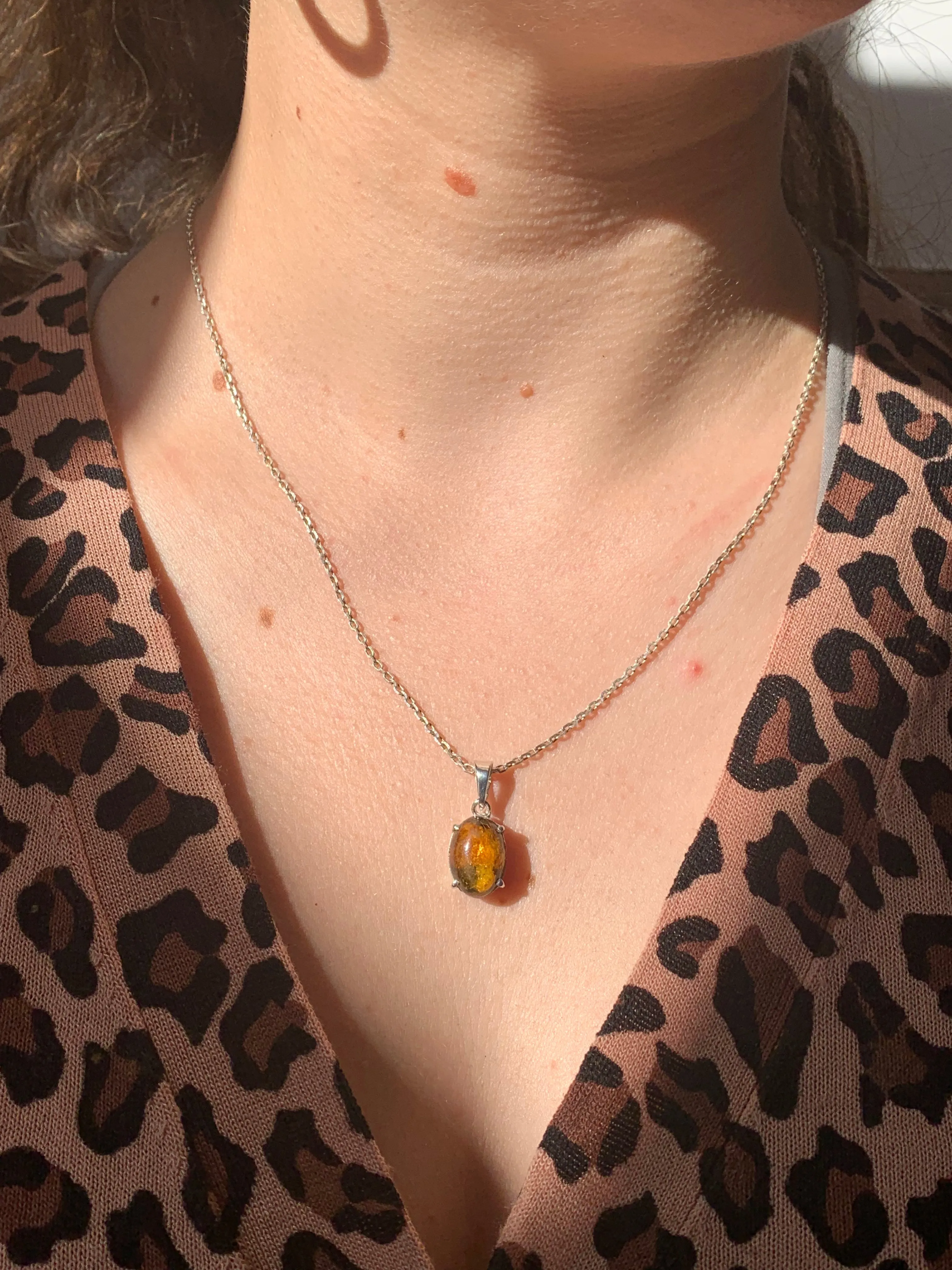 Amber Sanaa Pendant - Small Oval