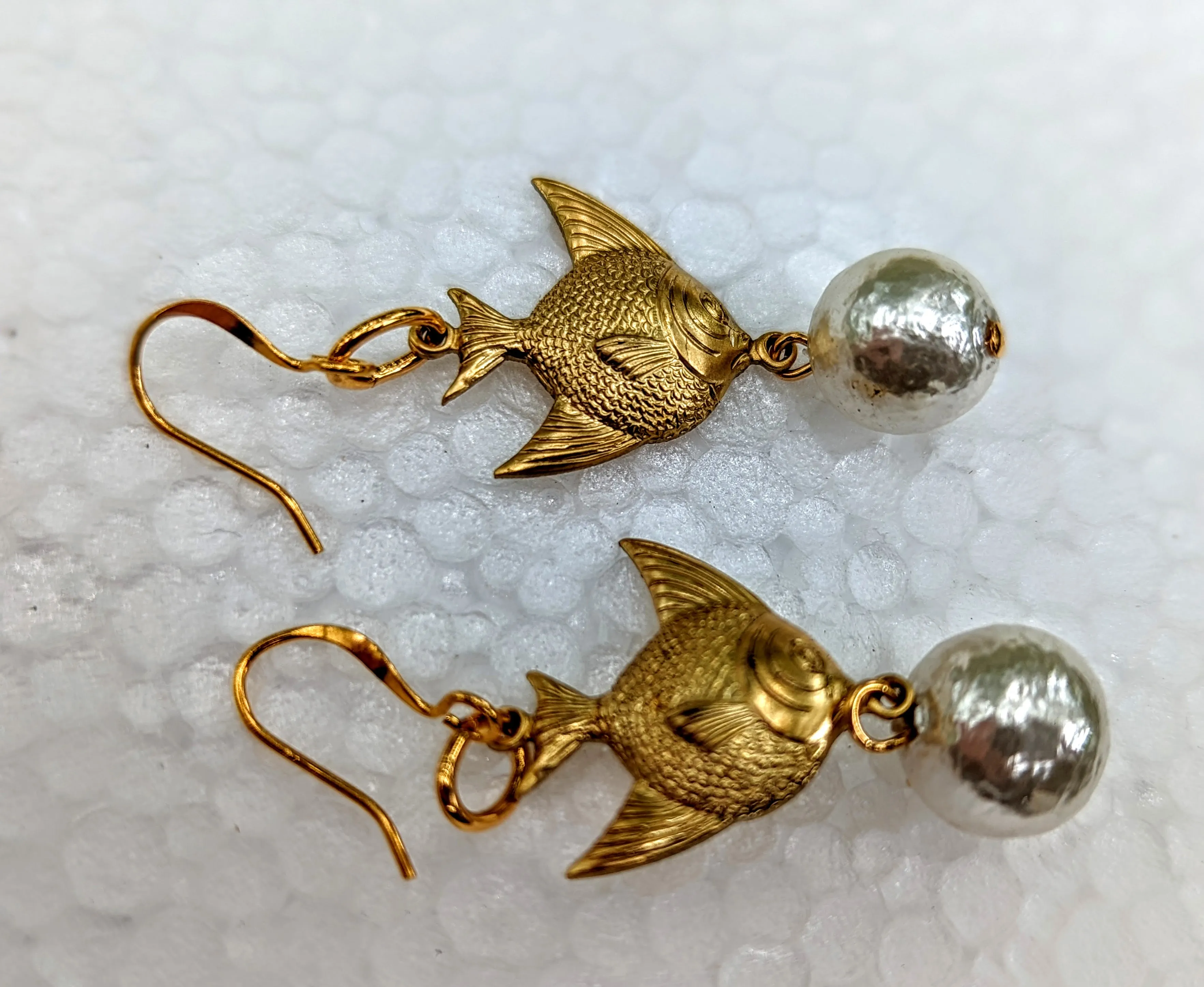 Angelfish and Rare Vintage Cotton Pearls Earrings Gay Isber USA Made with Free Gift Bag