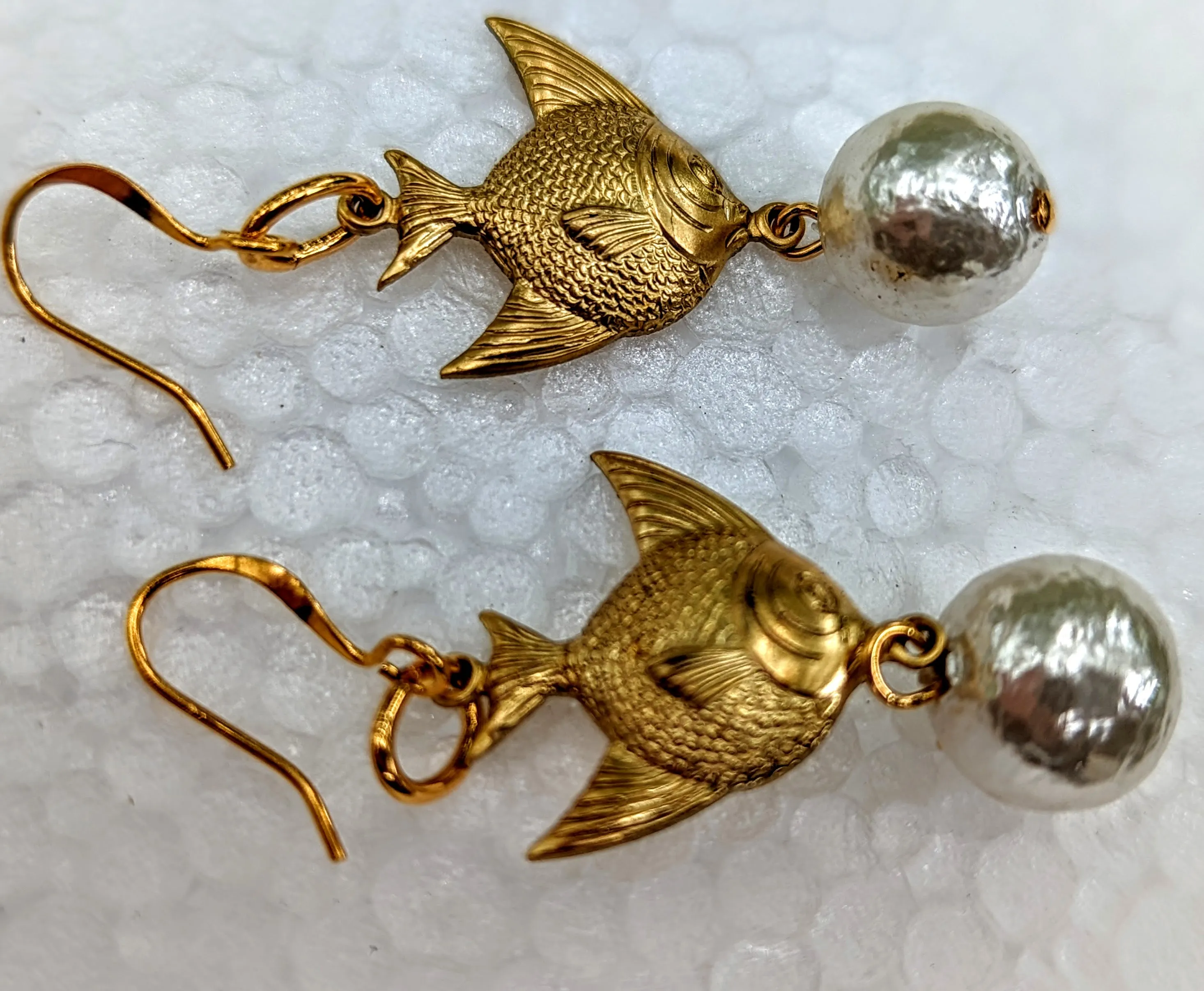 Angelfish and Rare Vintage Cotton Pearls Earrings Gay Isber USA Made with Free Gift Bag